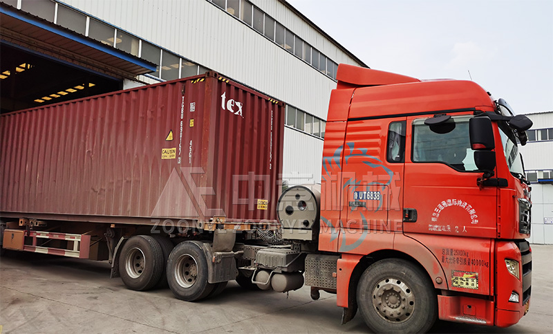 移動(dòng)破碎機(jī)裝車(chē)完成